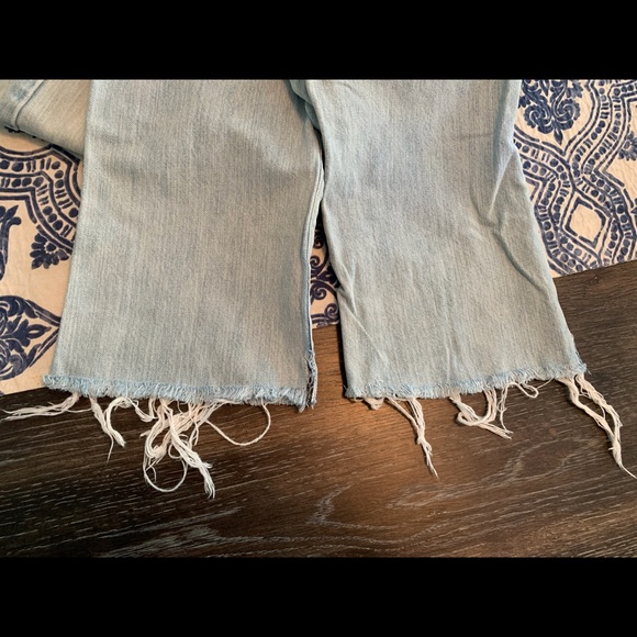 Abercrombie and Fitch crop faded denim - Picture 6 of 6